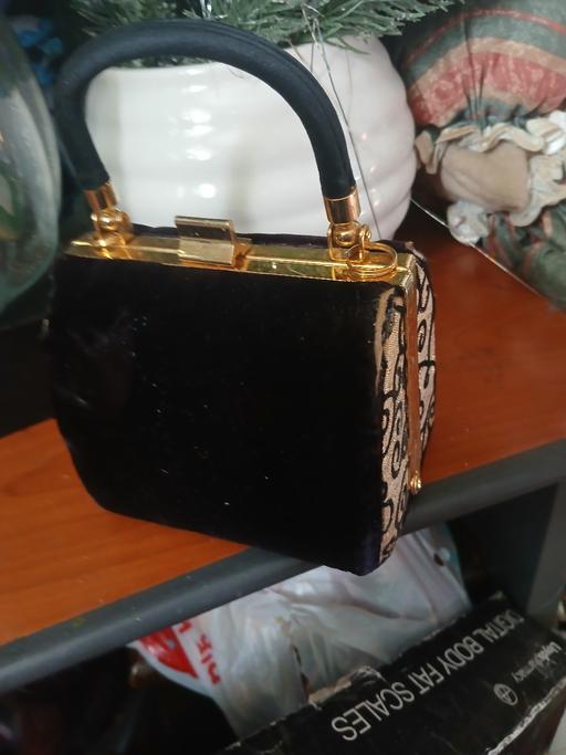  — child's old fashion bag