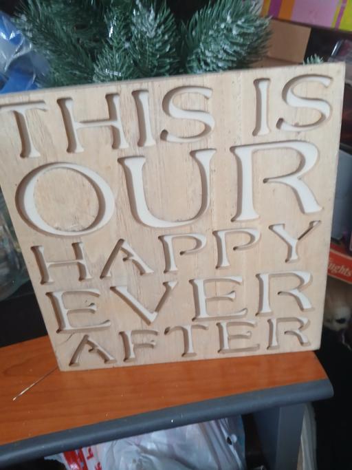 — wooden  picture hang up