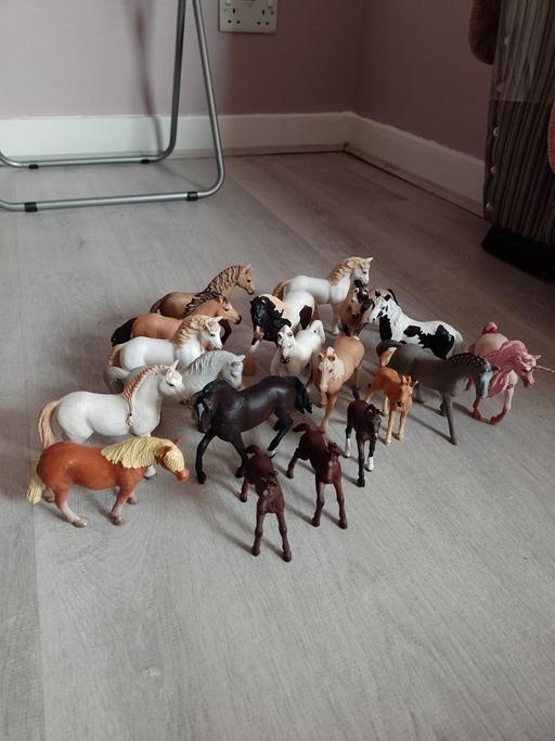  — Schleich horses