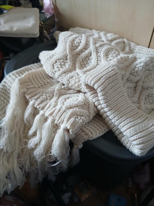  — hat and scarfe