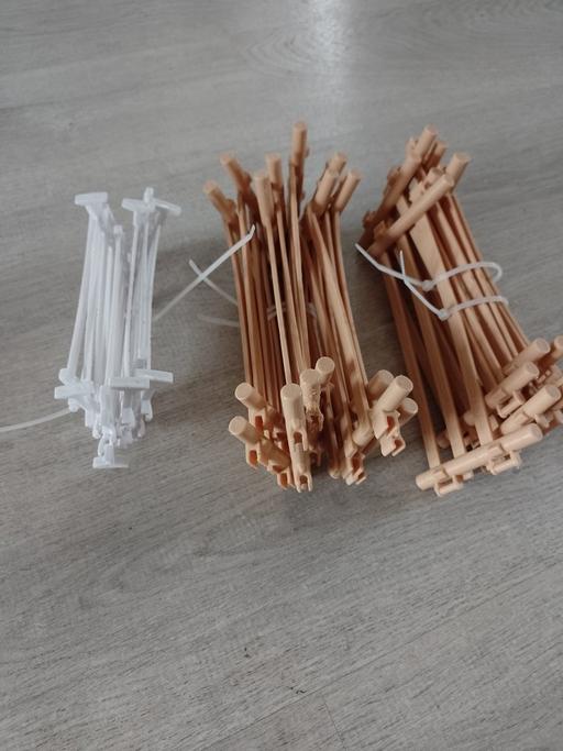  — Horse/animal toy fencing/pens