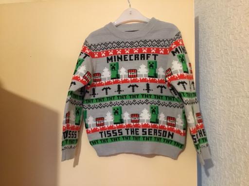  — Boys Xmas jumper says 7/8 but like 5/6