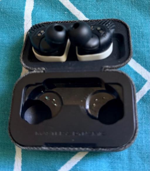  — Master & Dynamic MW07 wireless headphones