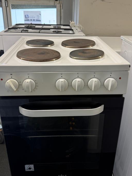  — Freestanding electric cooker 3 month warranty