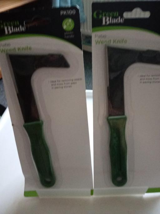  — 2 brand new Garden tools