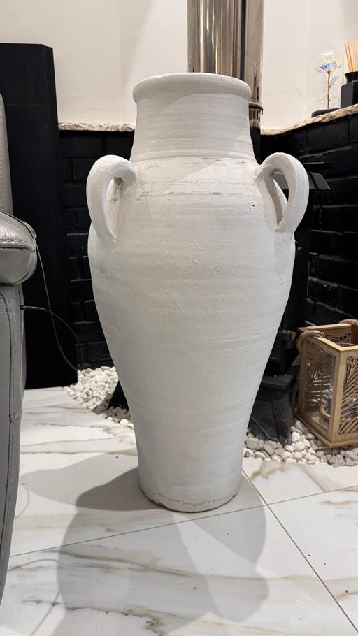  — Large White Pottery Vase – Elegant Home Décor