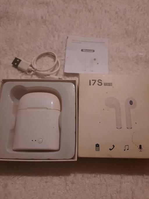  — wireless earphones