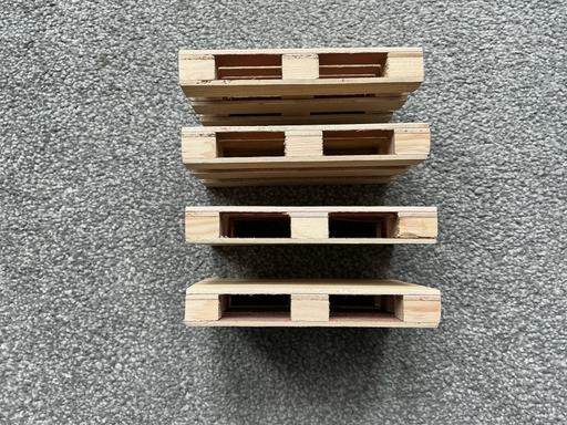  — Wooden coasters x 4
