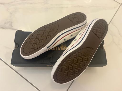  — Converse Dainty Ox Size 4