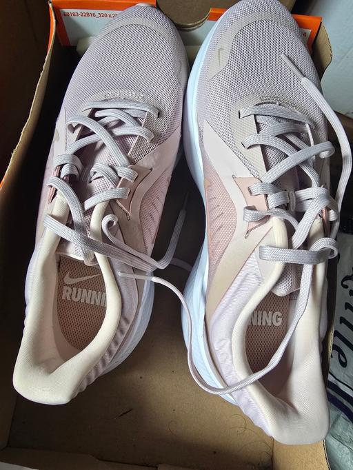  — nike trainers