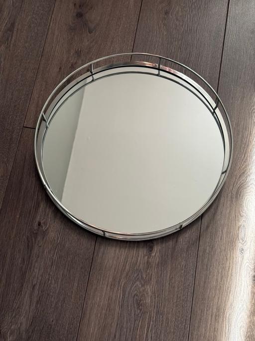  — Mirror tray