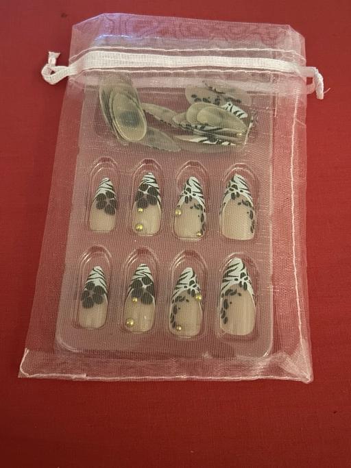  — 24pc Press On Nails - Animal Print & floral