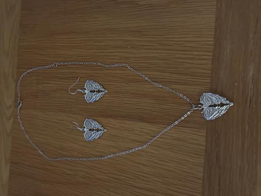  — Ladies Angel wings necklace & earrings set