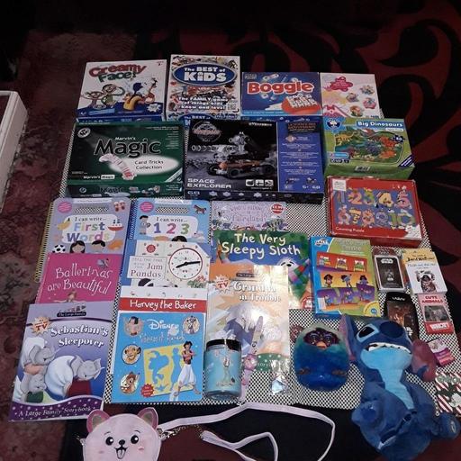  — A selection of 31 childrens games/jigsaws etc