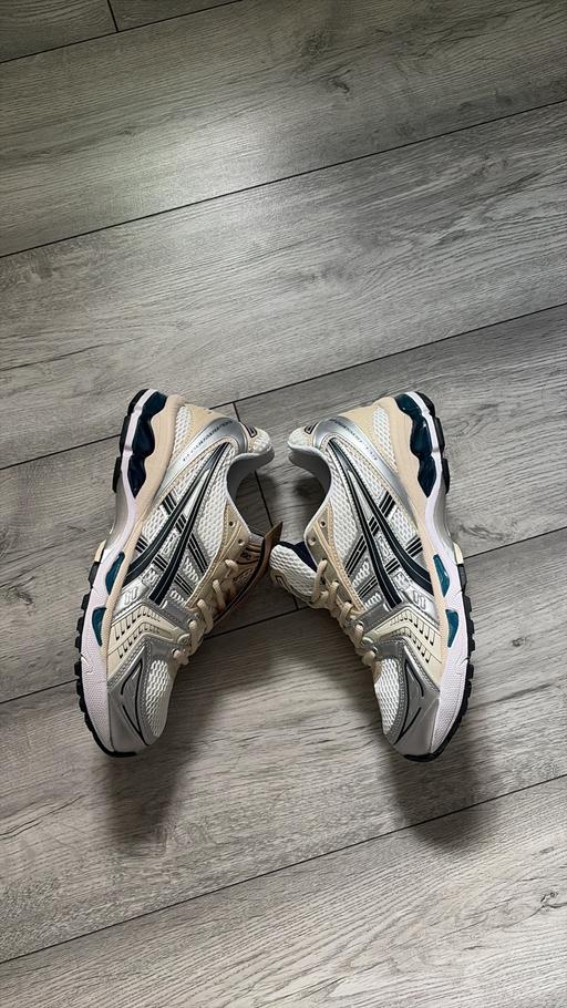  — Asics Gel Kayano 14