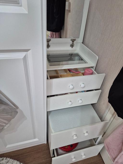  — Dressing table