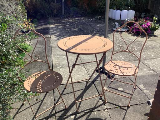  — Garden Table and chairs