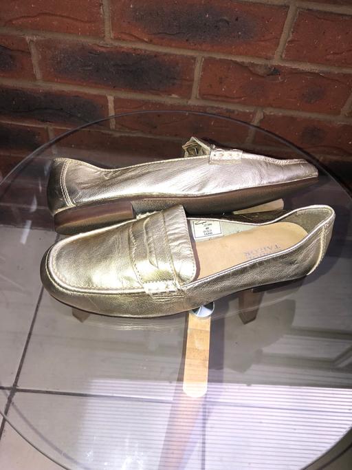  — (Size 4) LADIES FLAT SHOES