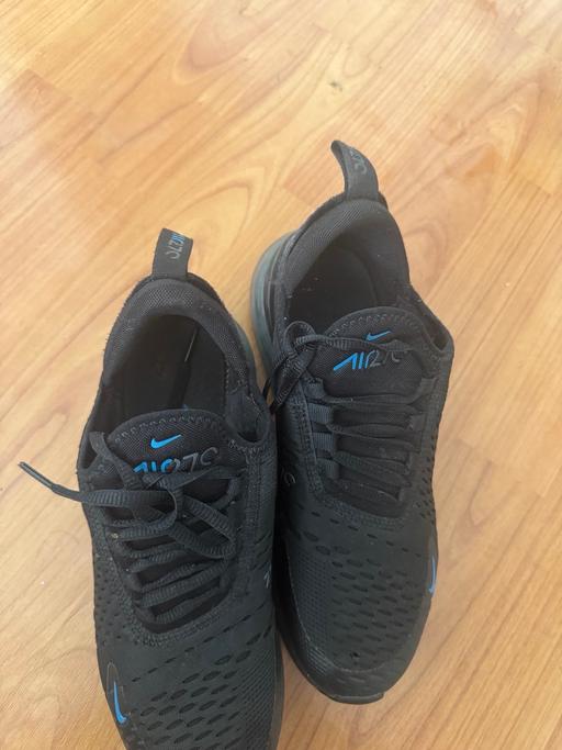  — Black Nike 270 size 5