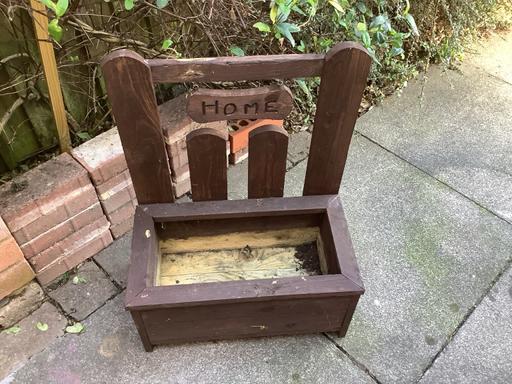  — Garden planter