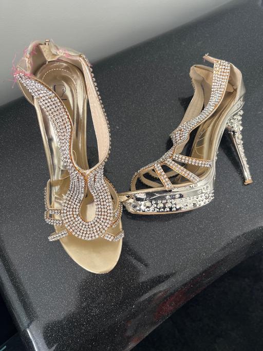  — Sandals
