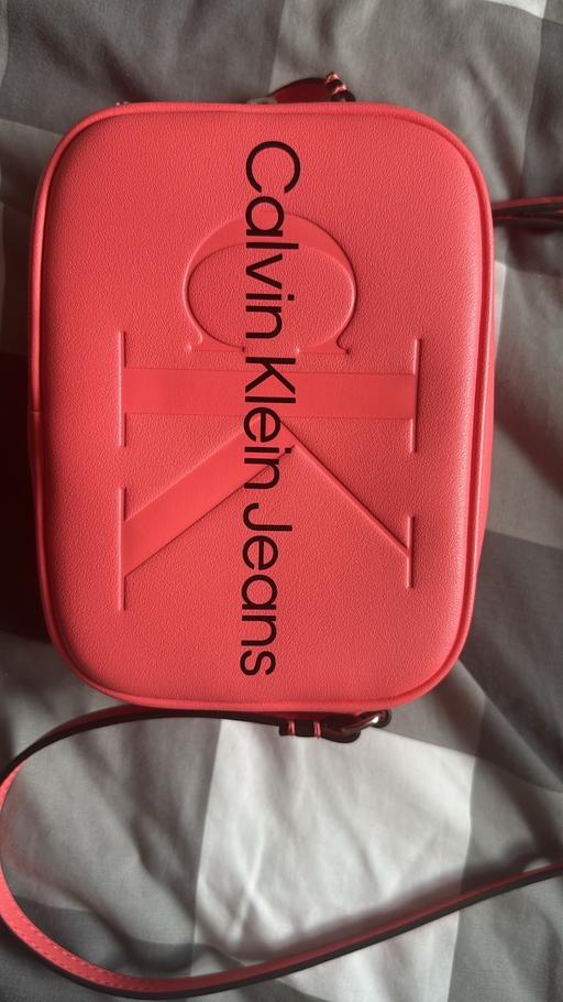  — Calvin Klein Jeans Orange Crossbody Bag