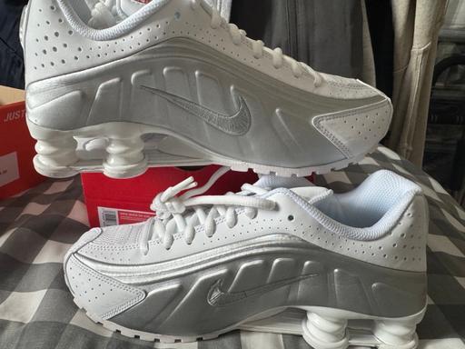  — Nike Shox R4