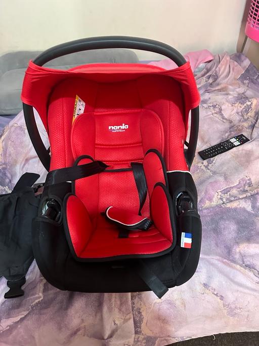 — Car seat red