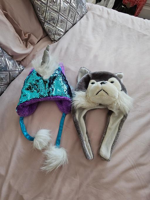  — 2 girls novelty hats.