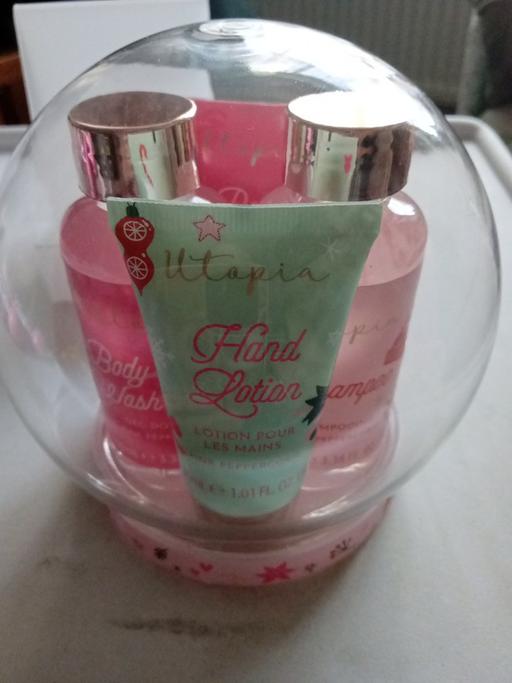  — brand new ladies gift set