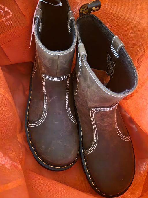  — dr martens size 7