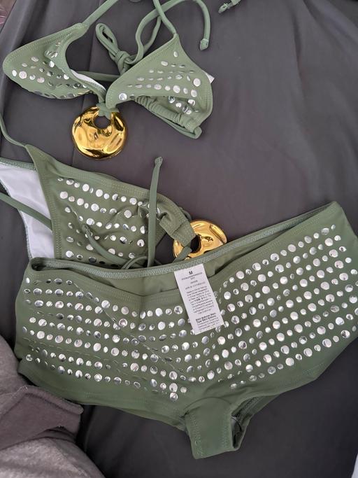  — Triangle bra bikini set with booty shorts