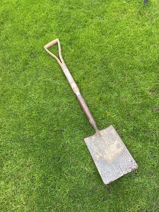  — Garden Spade