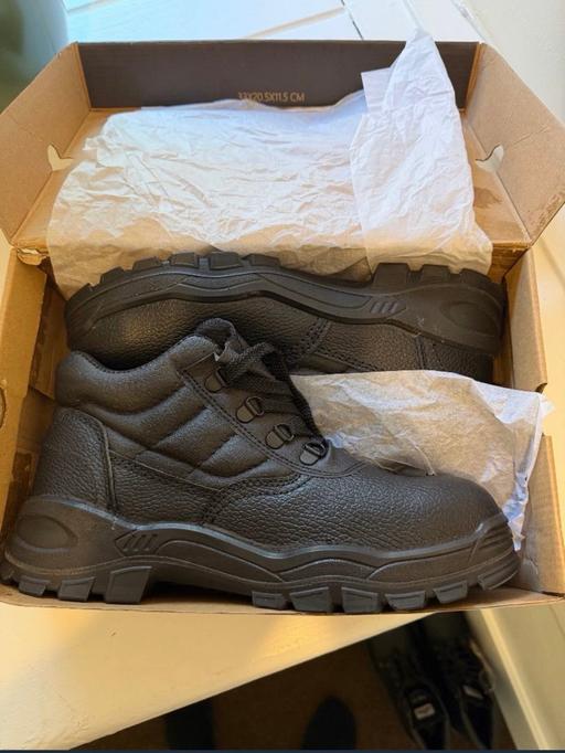  — Mens steel toe cap workboots new
