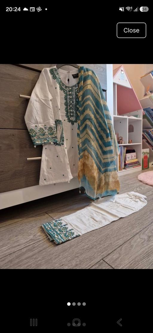  — White cotton girls suit