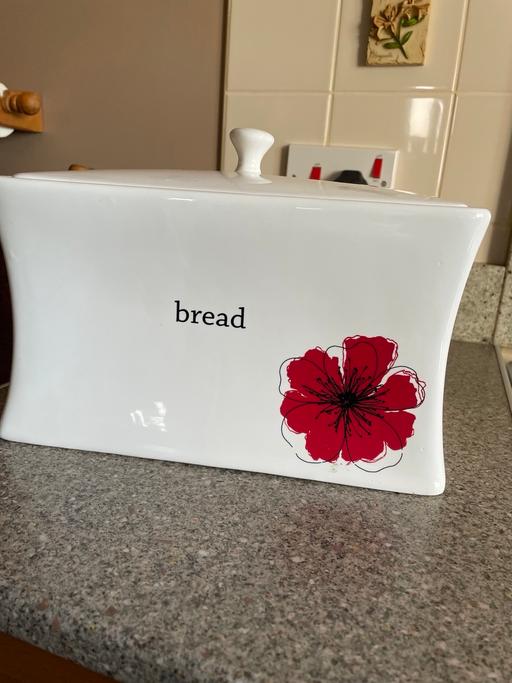  — Bread bin
