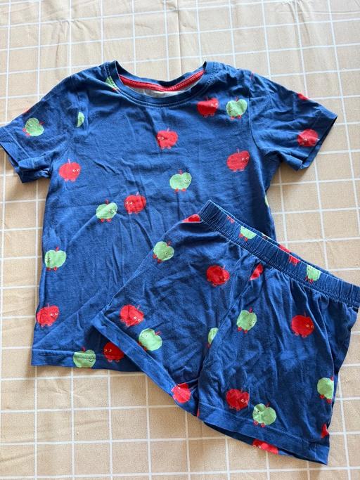  — Boys shorts pyjamas 4-5 years