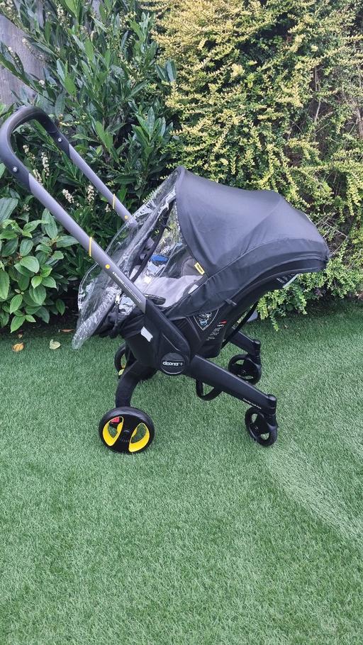  — doona carseat stroller