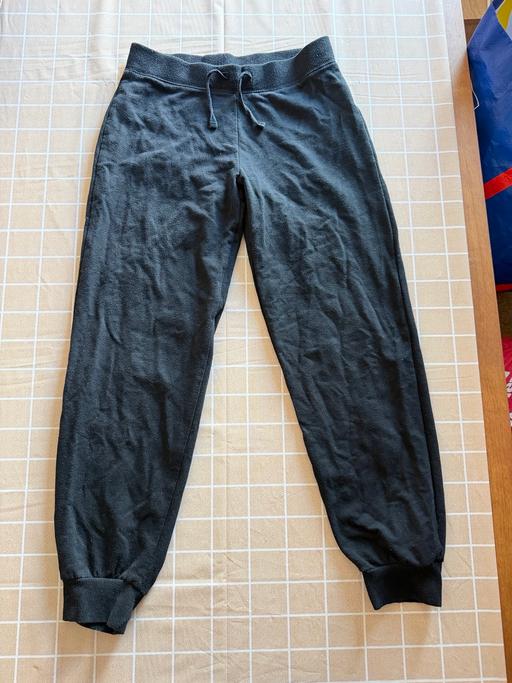  — Girls joggers 10-11 years