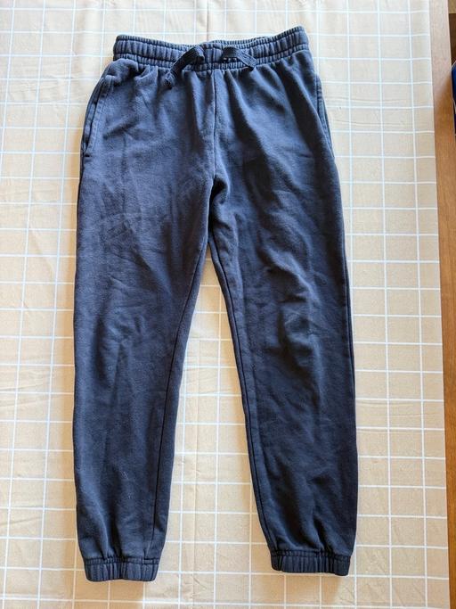  — Boys joggers 8-9 years