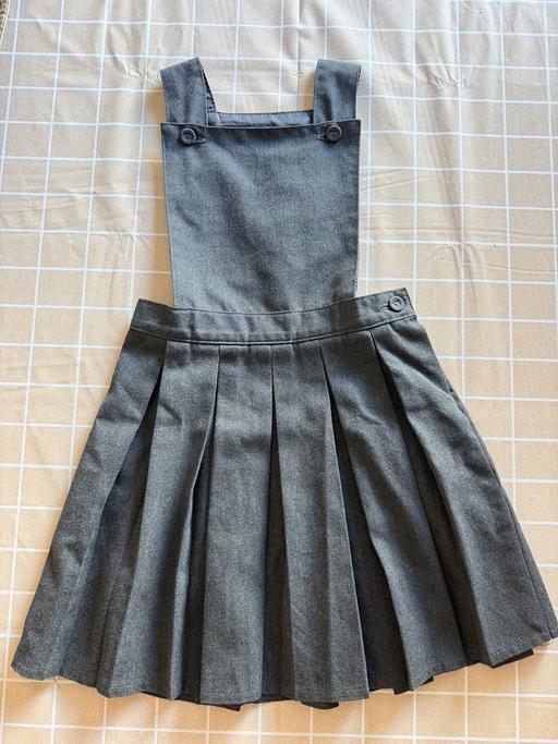  — Girls school dress 5-6 years