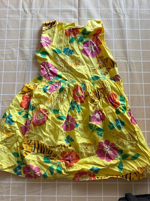  — Girls yellow summer dress 4-5 years