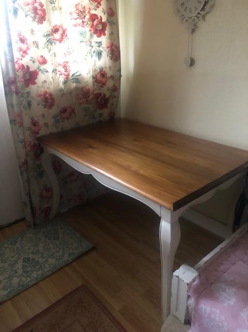  — Large dining table