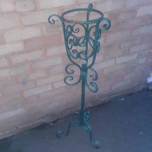  — 40 inch Green Metal Plant Stand, Good Small