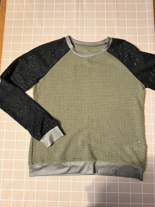  — Women’s jumper