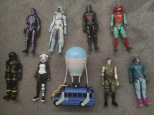 — Fortnite figures & Battle Bus.