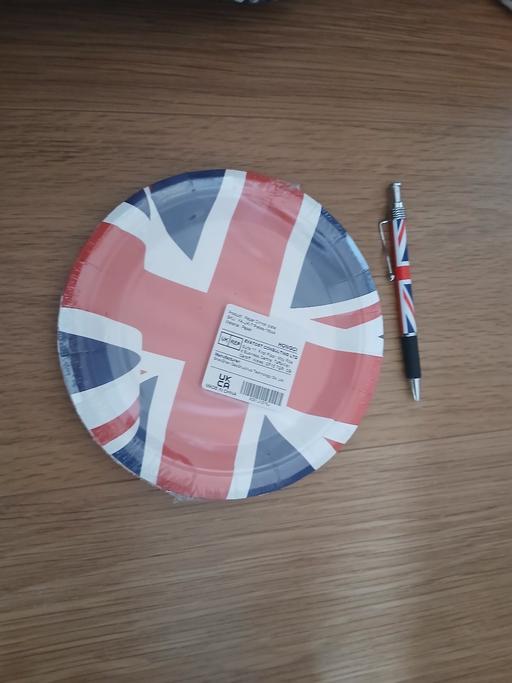  — Paper Plates & Pen New