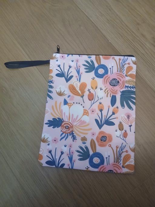  — Case Bag New