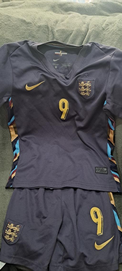  — Nike England Outfit Age 11-12