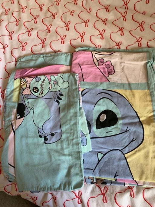  — Single stitch duvet and pillowcase